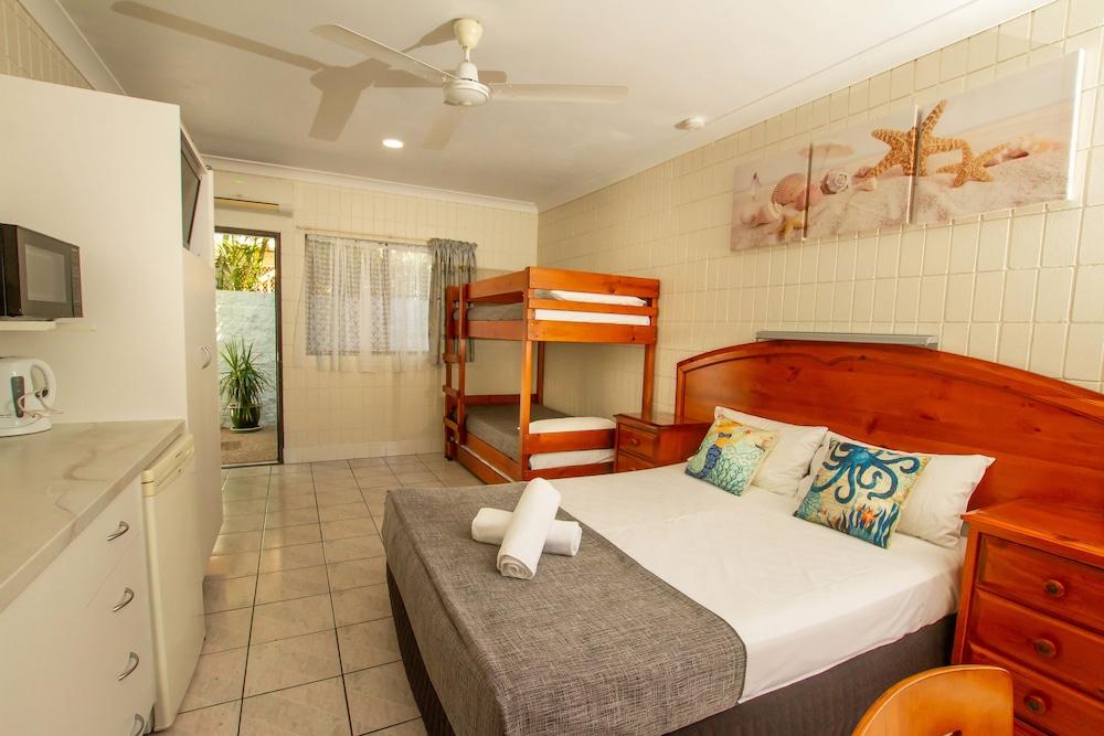 Tropical Palms Resort & 4Wd Hire Picnic Bay Buitenkant foto