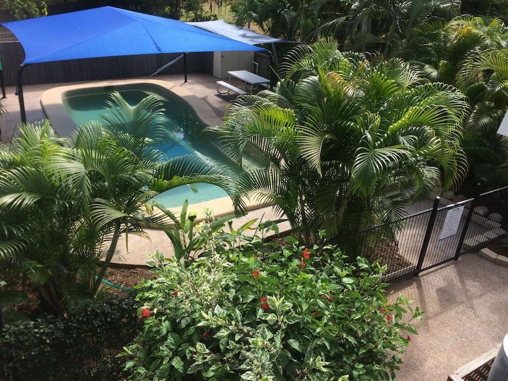 Tropical Palms Resort & 4Wd Hire Picnic Bay Buitenkant foto