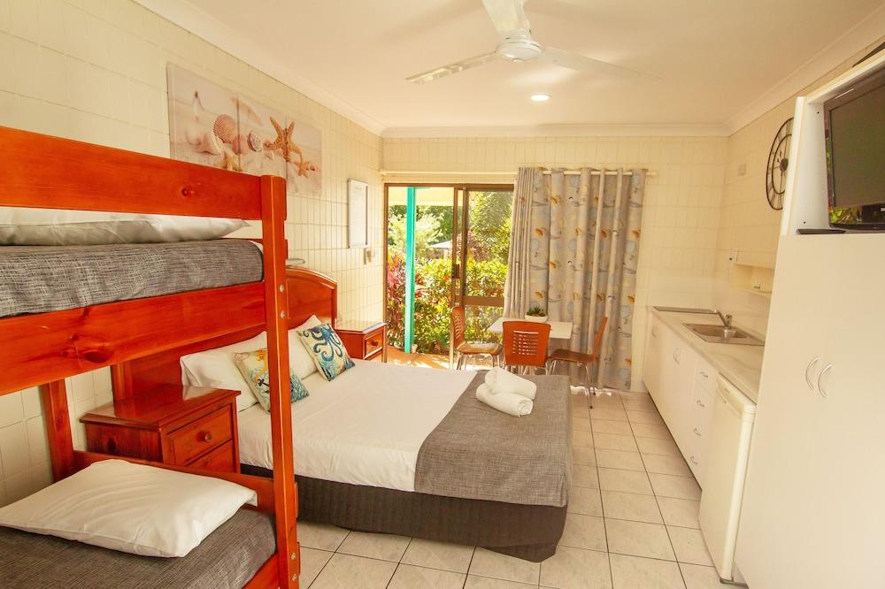 Tropical Palms Resort & 4Wd Hire Picnic Bay Buitenkant foto