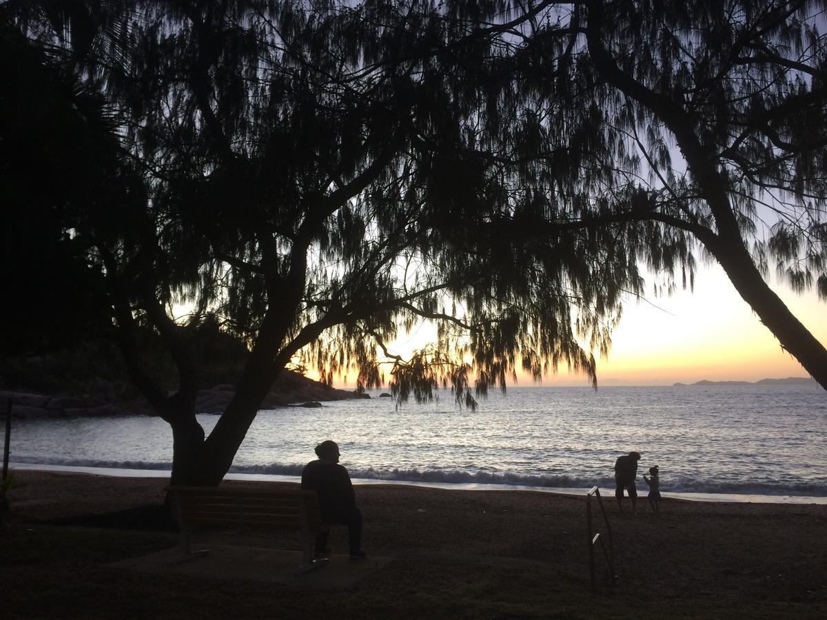 Tropical Palms Resort & 4Wd Hire Picnic Bay Buitenkant foto