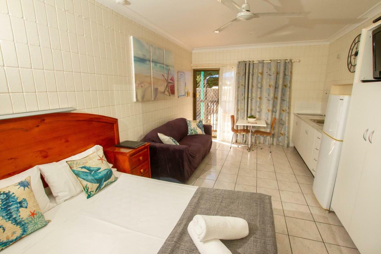 Tropical Palms Resort & 4Wd Hire Picnic Bay Buitenkant foto