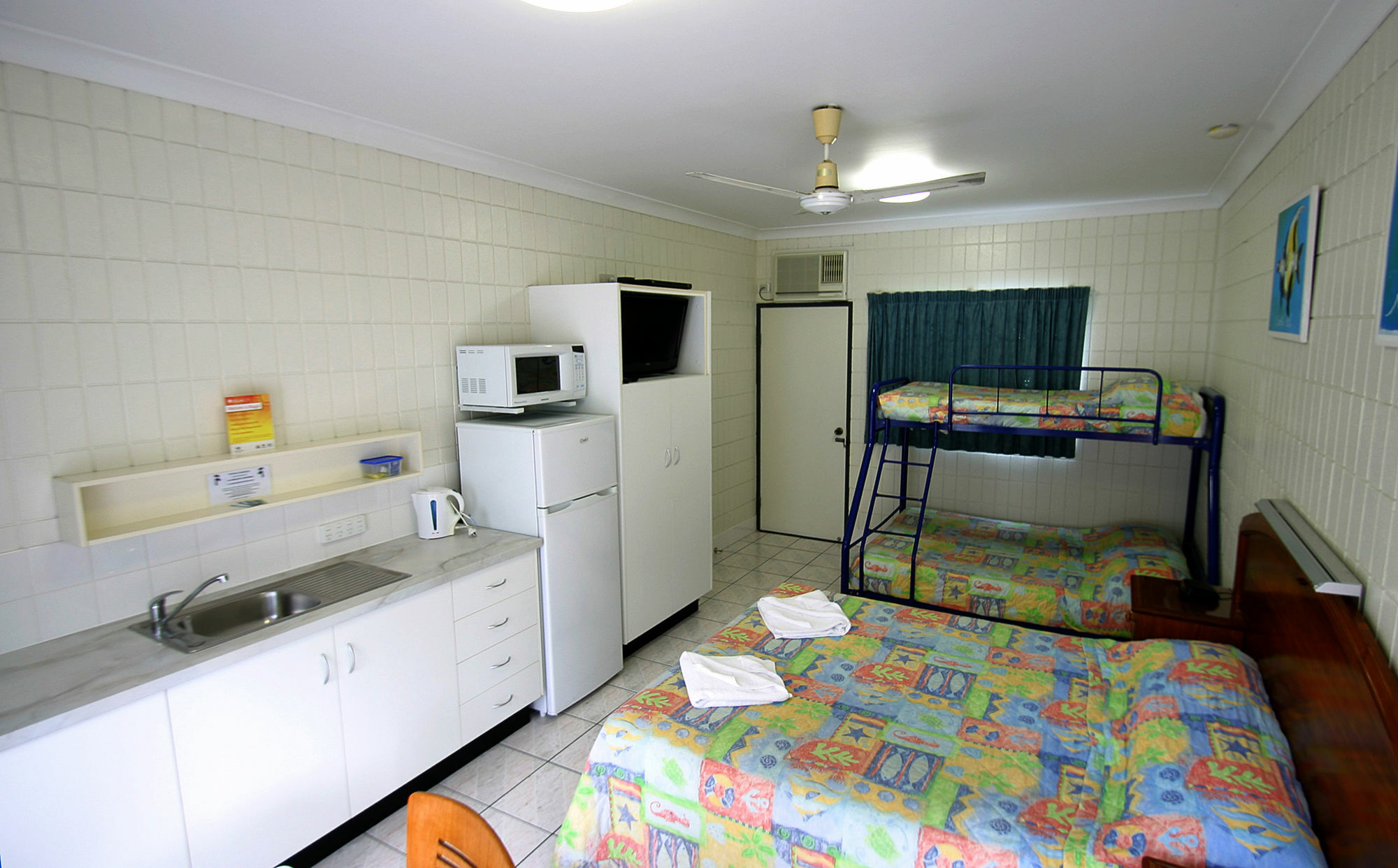 Tropical Palms Resort & 4Wd Hire Picnic Bay Buitenkant foto